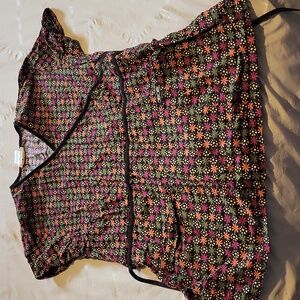 Small Cherokee scrub top